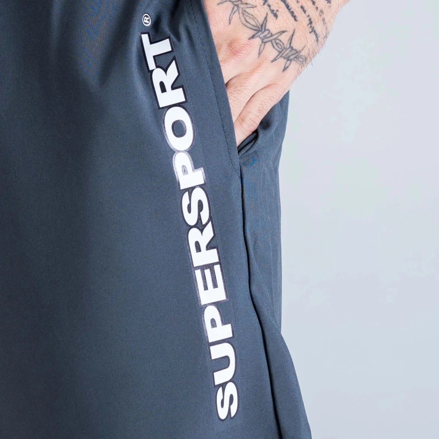 Shorts Tactel Mith Designed For Moviment Chumbo