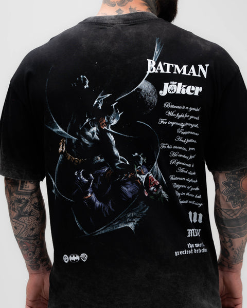 Camiseta <strong>Oversized Estonada Premium </strong>Mith X Batman Vs. Joker Preto