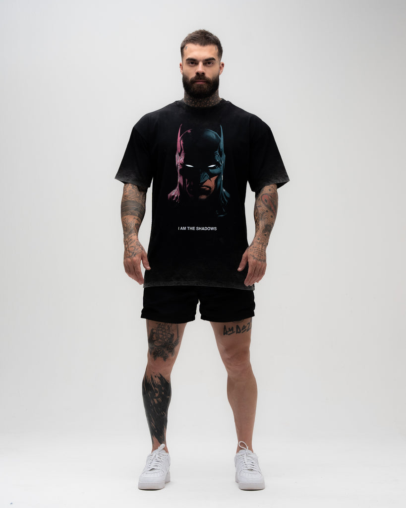 Camiseta <strong>Oversized Estonada Premium </strong>Mith X Batman I Am The Shadows Preto