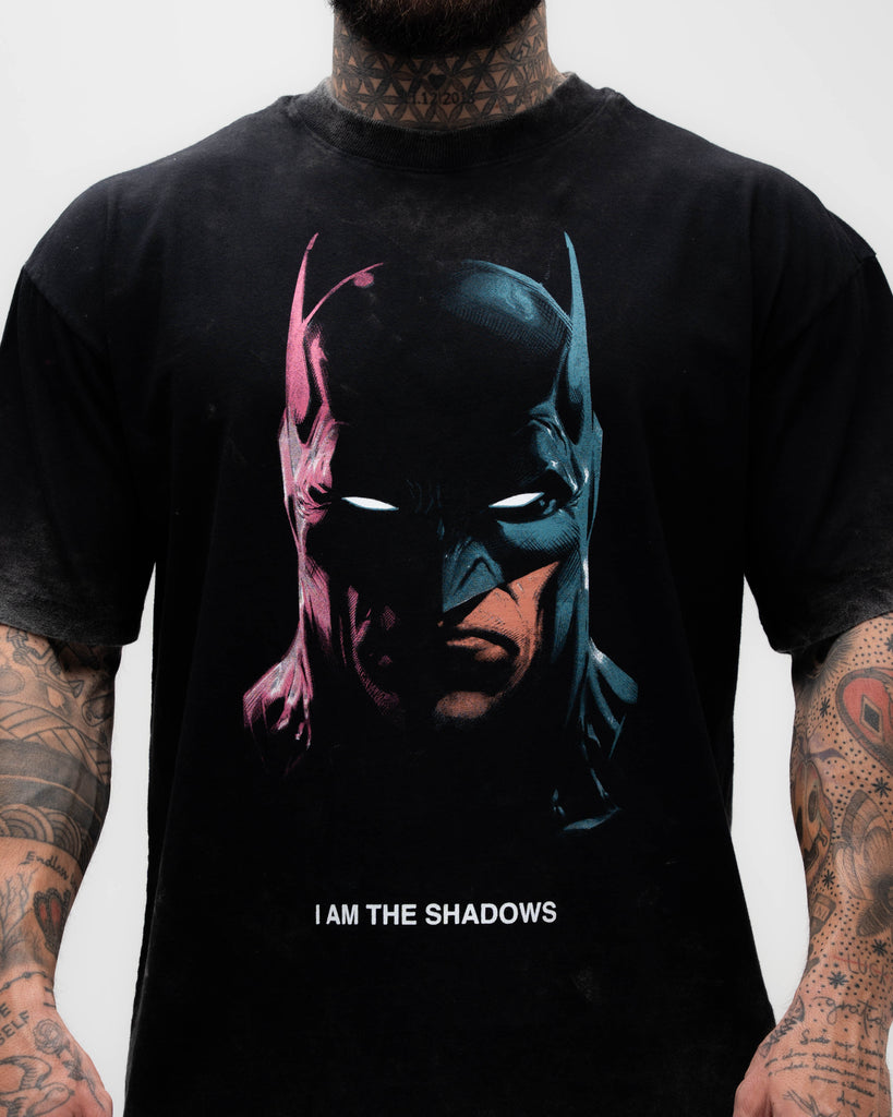 Camiseta <strong>Oversized Estonada Premium </strong>Mith X Batman I Am The Shadows Preto