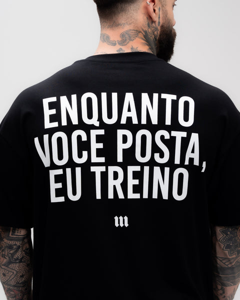 Camiseta Oversized Treino Preta Mith Enquanto Voce Posta