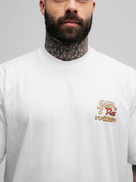 Camiseta Oversized Mith Comam Frutas Quem Faz Dieta É Atleta Off White