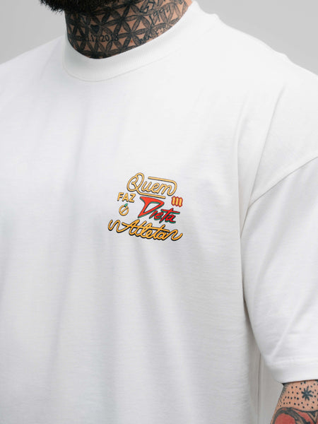 Camiseta Oversized Mith Comam Frutas Quem Faz Dieta É Atleta Off White
