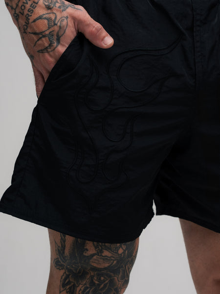 Shorts de Tactel Mith Comam Frutas Flames Preto