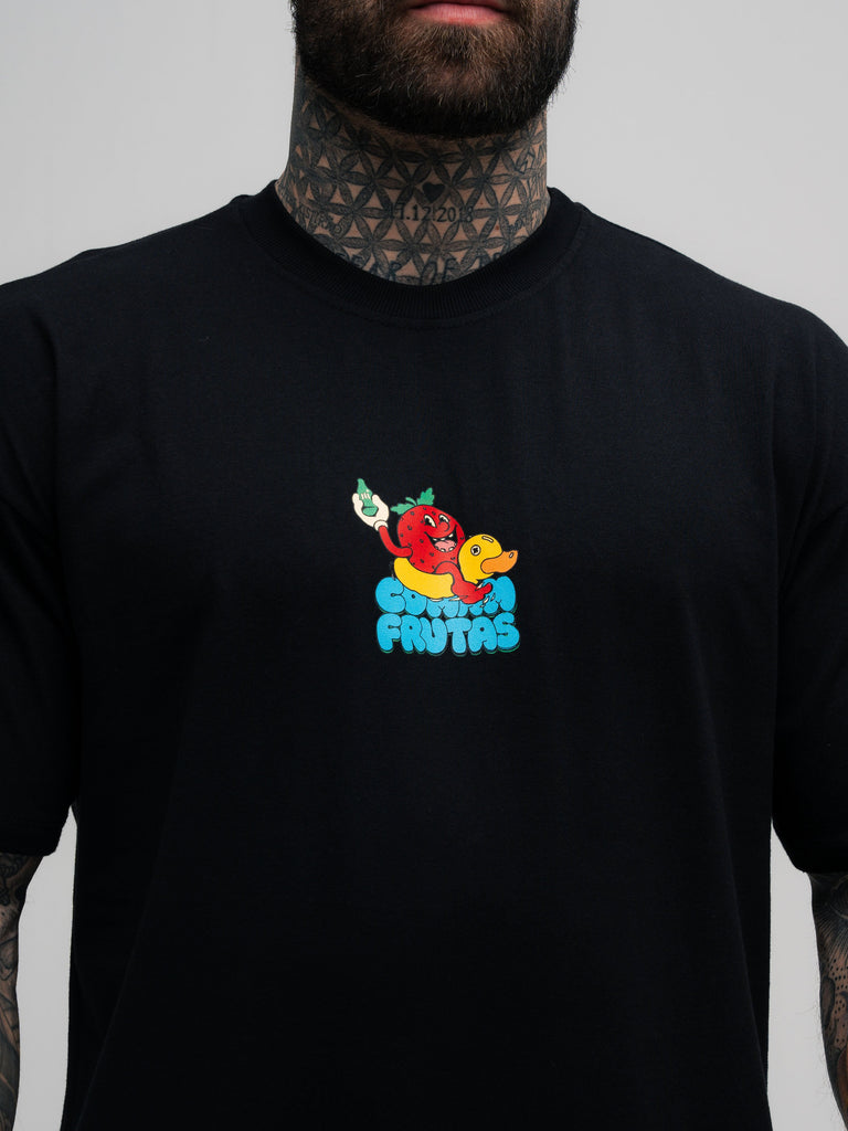 Camiseta Oversized Mith Comam Frutas Pool Party Preto