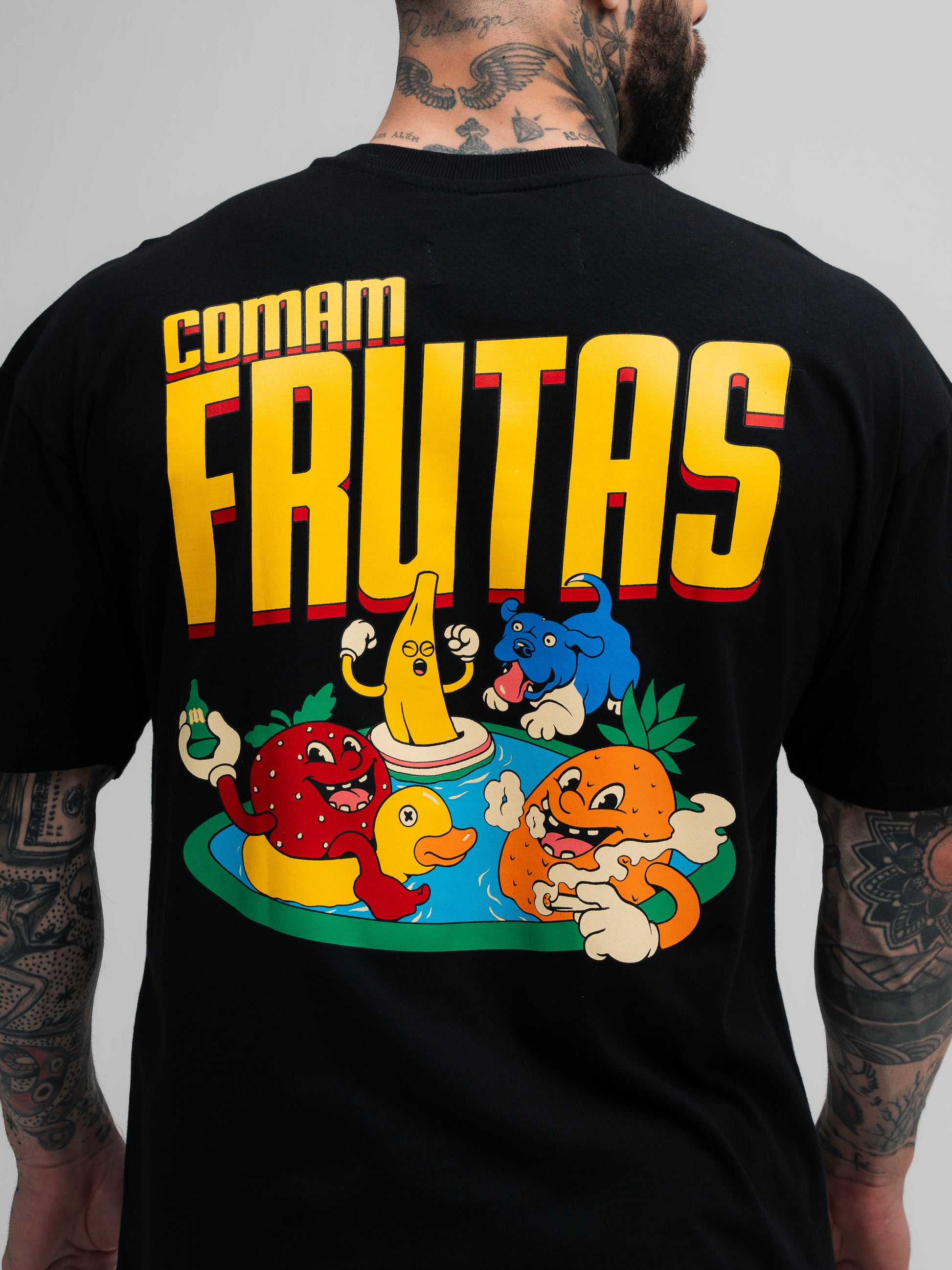 Camiseta Oversized Mith Comam Frutas Pool Party Preto