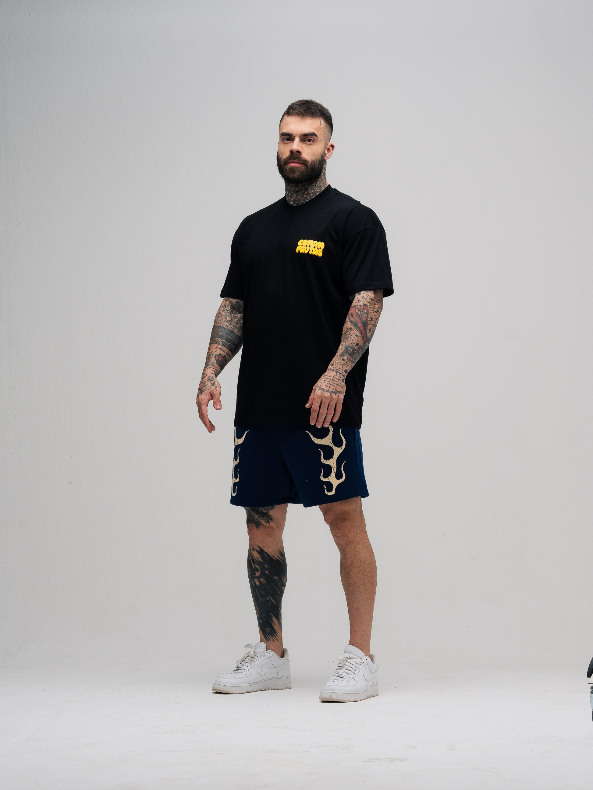 Camiseta Oversized Mith Comam Frutas Trampa Muito Vive o Dobro Preto