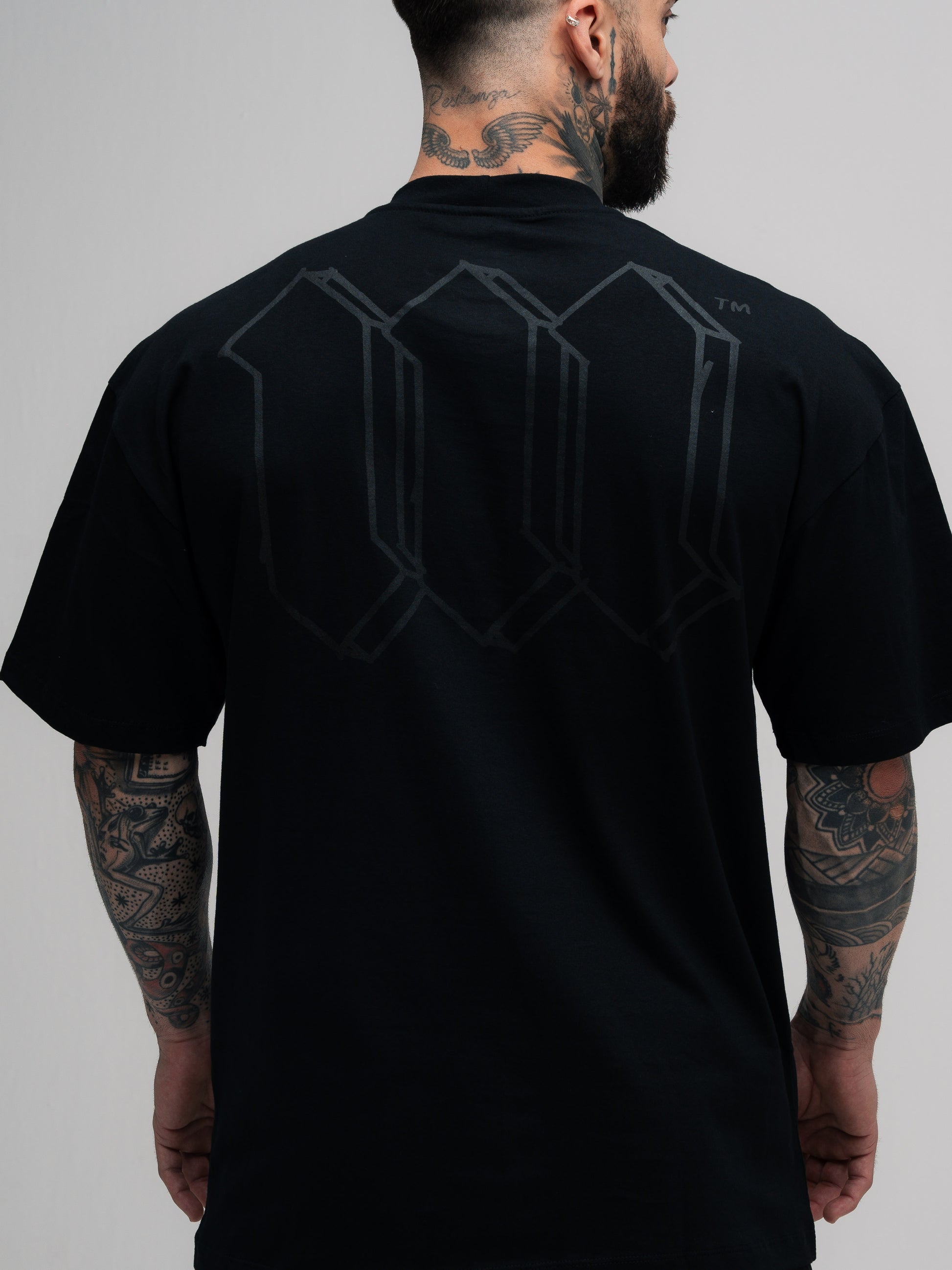 Camiseta Oversized Mith Nation Cubic Preto