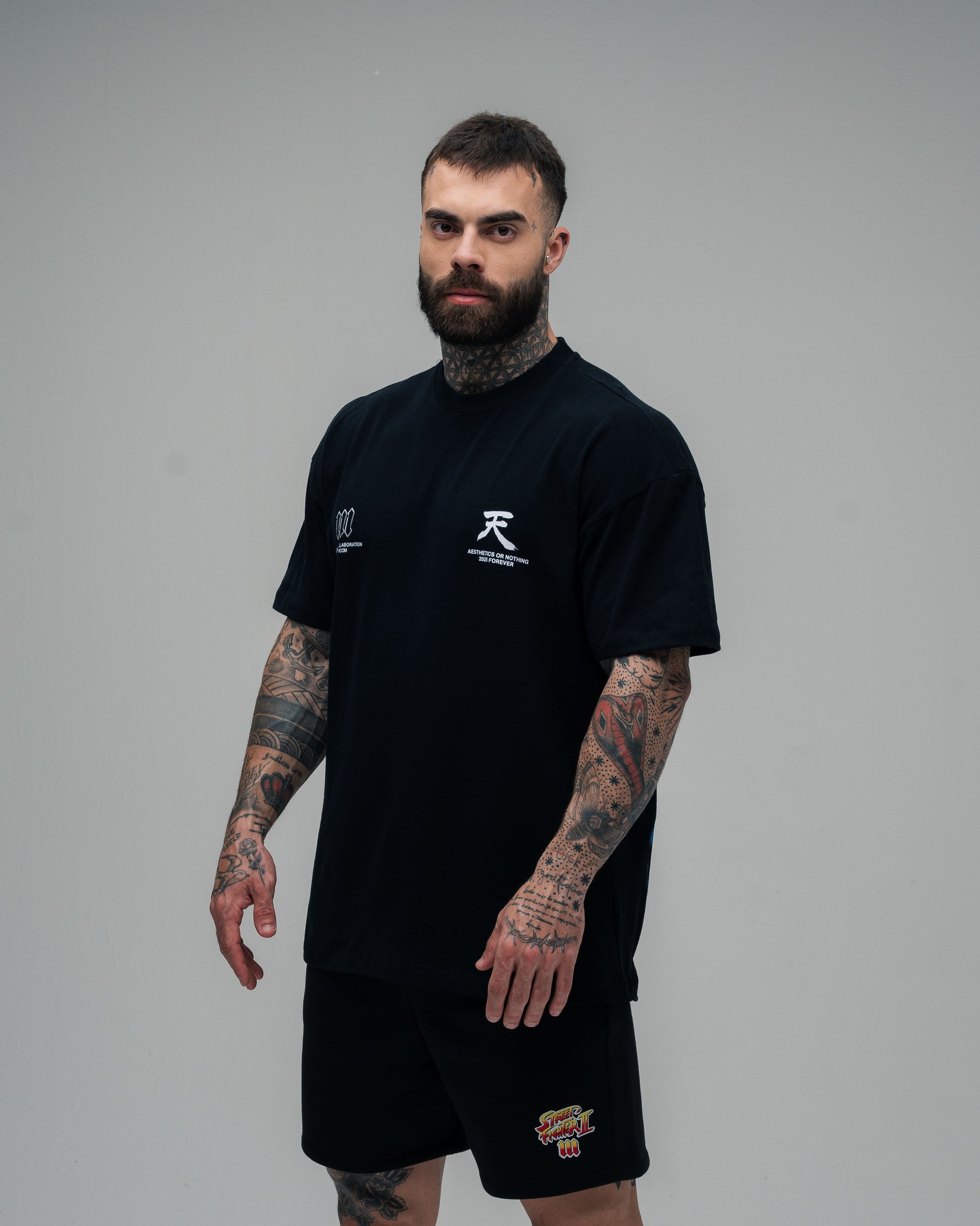 Camiseta Oversized Street Fighter Akuma Preto