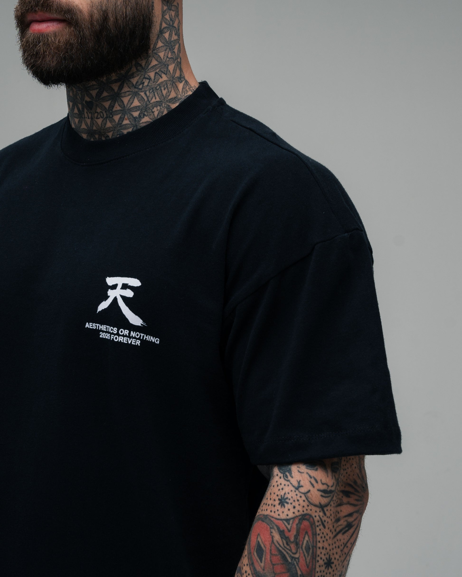 Camiseta Oversized Street Fighter Akuma Preto