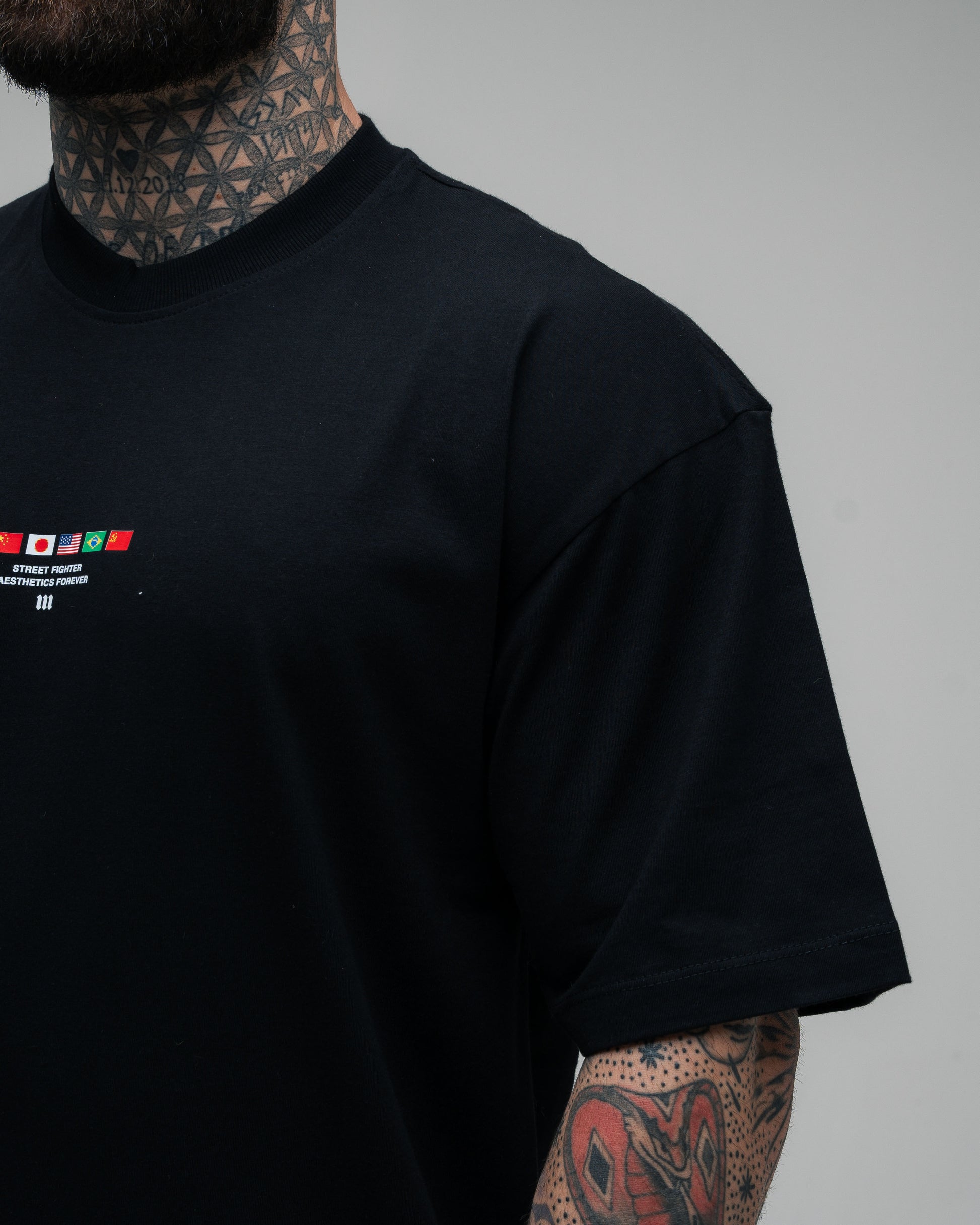 Camiseta Oversized Street Fighter Mr. Bison Map Preto