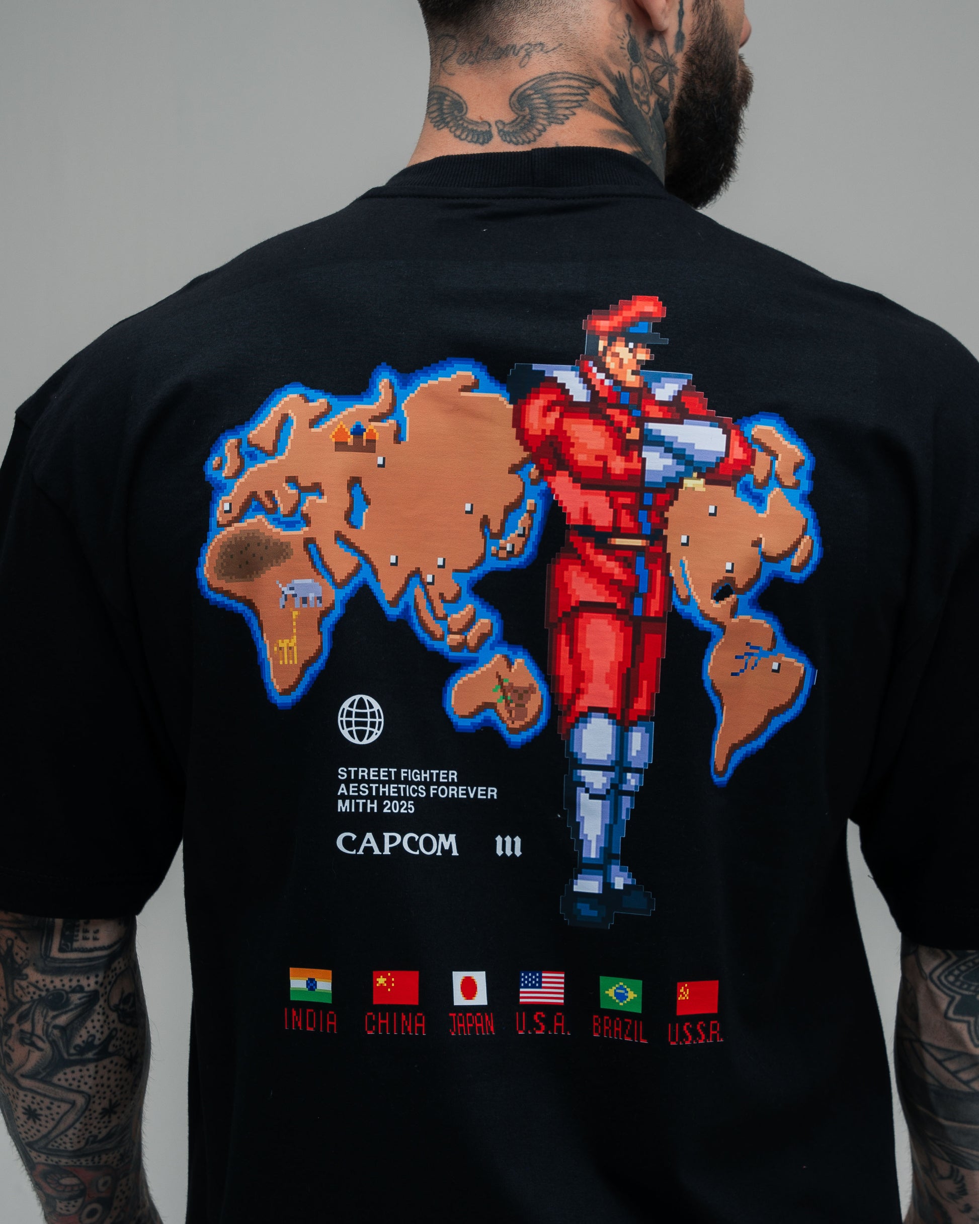 Camiseta Oversized Street Fighter Mr. Bison Map Preto
