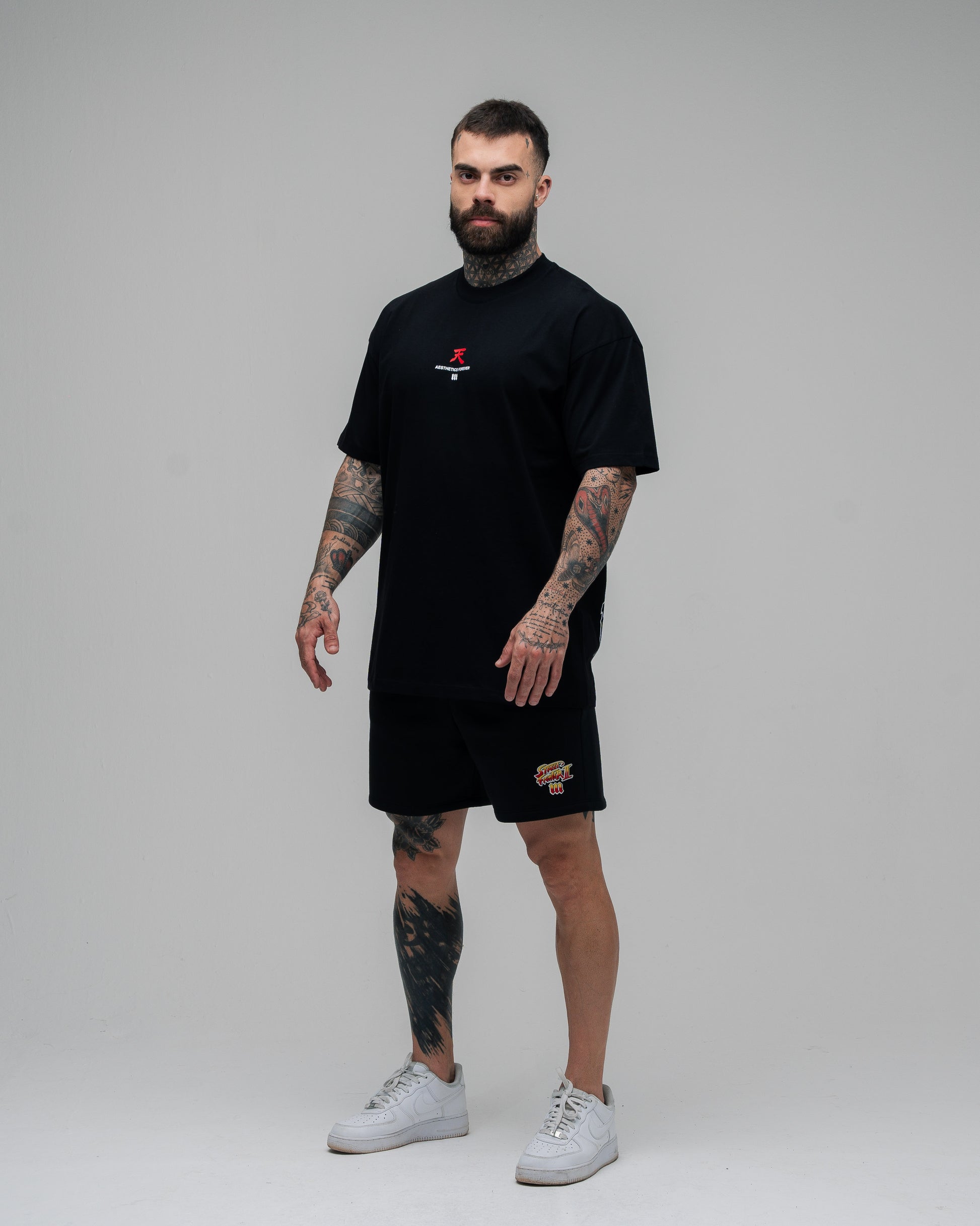 Camiseta Oversized Street Fighter Akuma Aesthetics Mono Preto