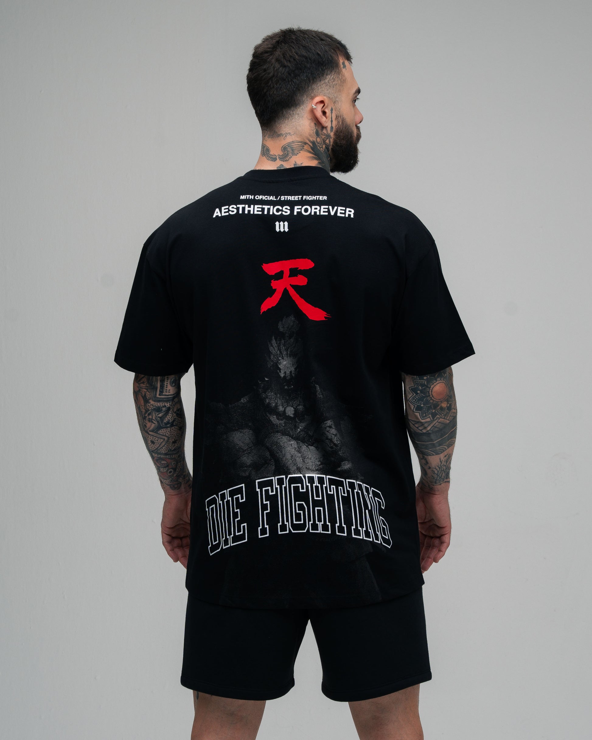Camiseta Oversized Street Fighter Akuma Aesthetics Mono Preto