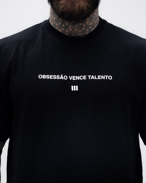 Camiseta <strong>Oversized Treino</strong> Preta Mith Obsessão Vence Talento