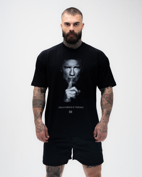 Camiseta <strong>Oversized Treino</strong> Preta Mith Cala a Boca e Treina