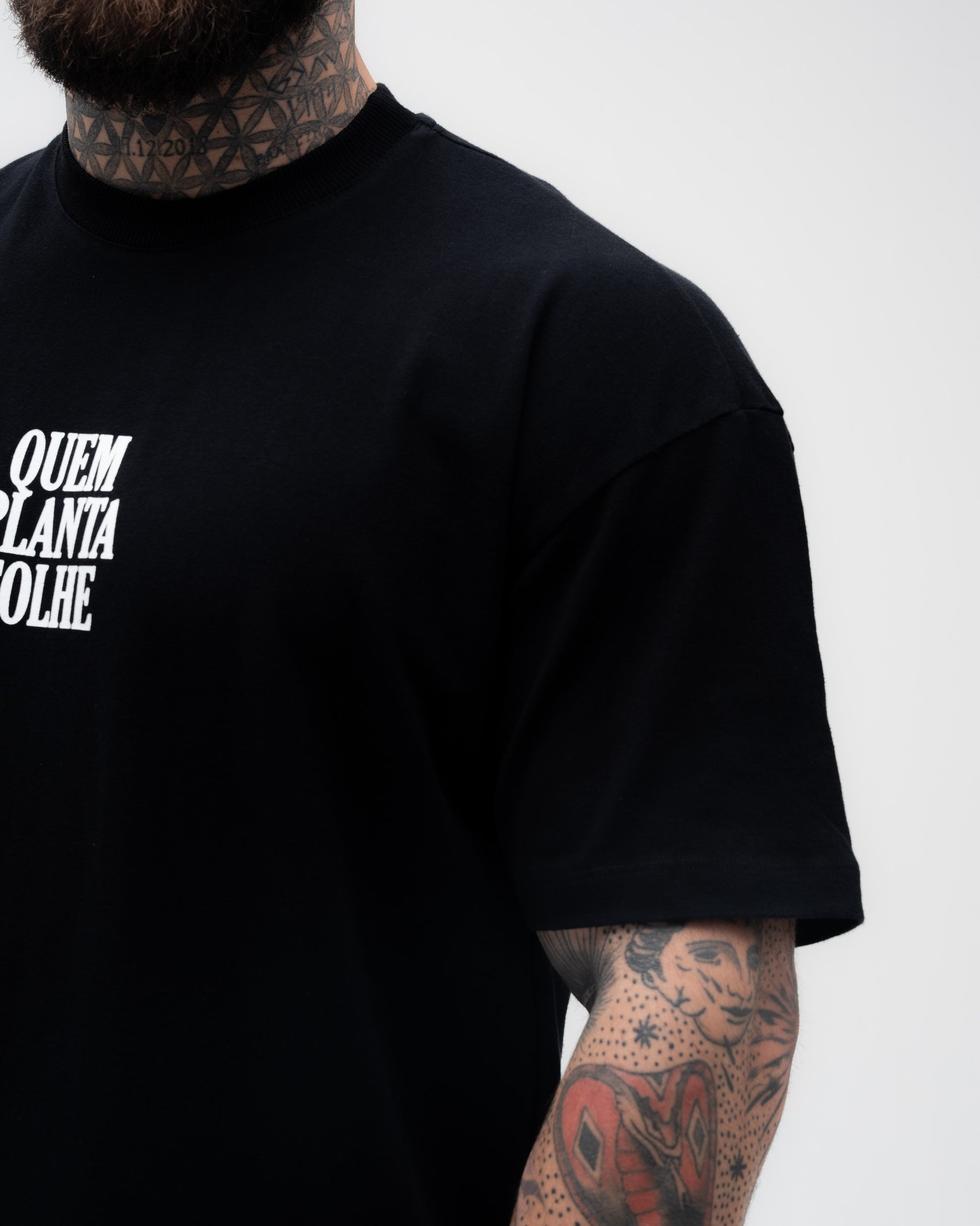 Camiseta <strong>Oversized Treino</strong> Mith Quem Planta Colhe Preto