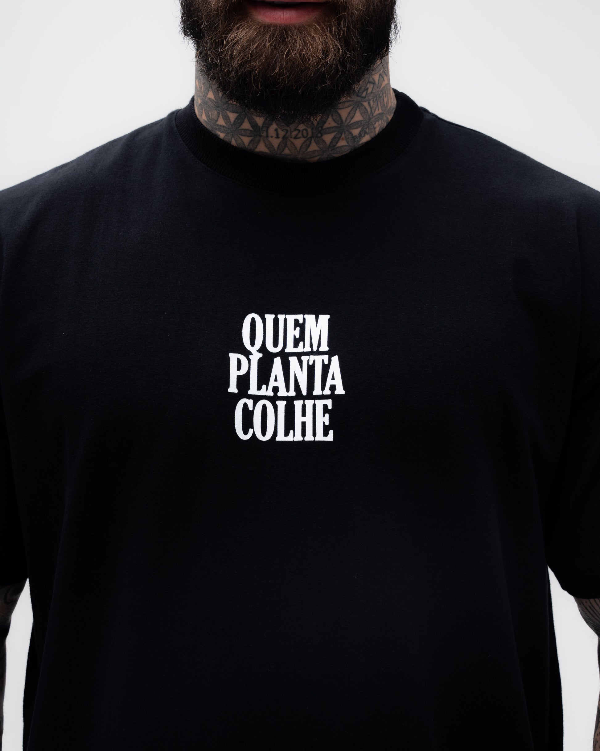 Camiseta <strong>Oversized Treino</strong> Mith Quem Planta Colhe Preto