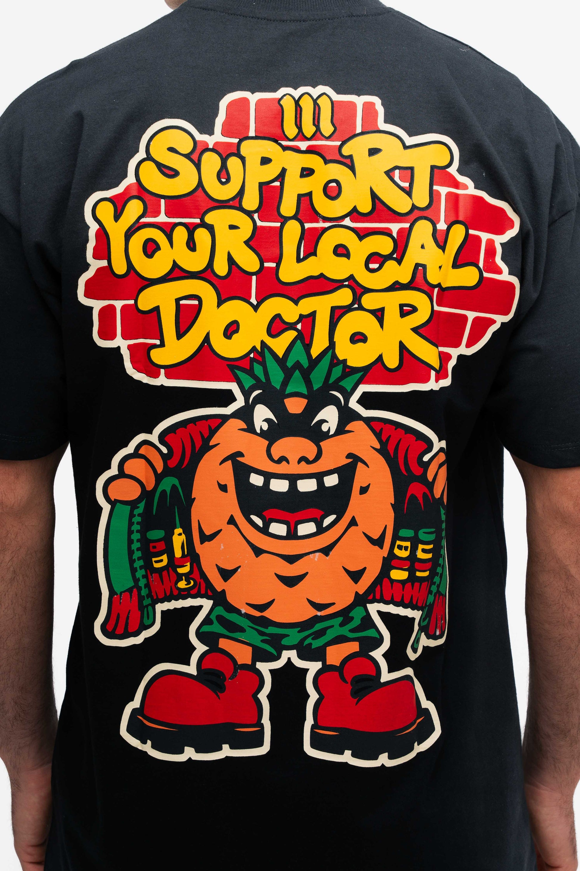 Camiseta Oversized Comam Frutas Support Your Local Preto