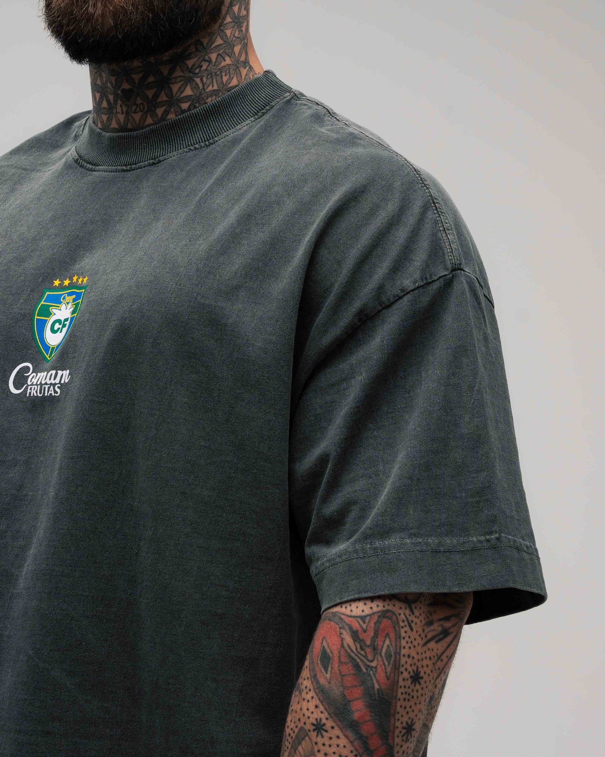 Camiseta Box Estonada Mith Comam Frutas BR Preto