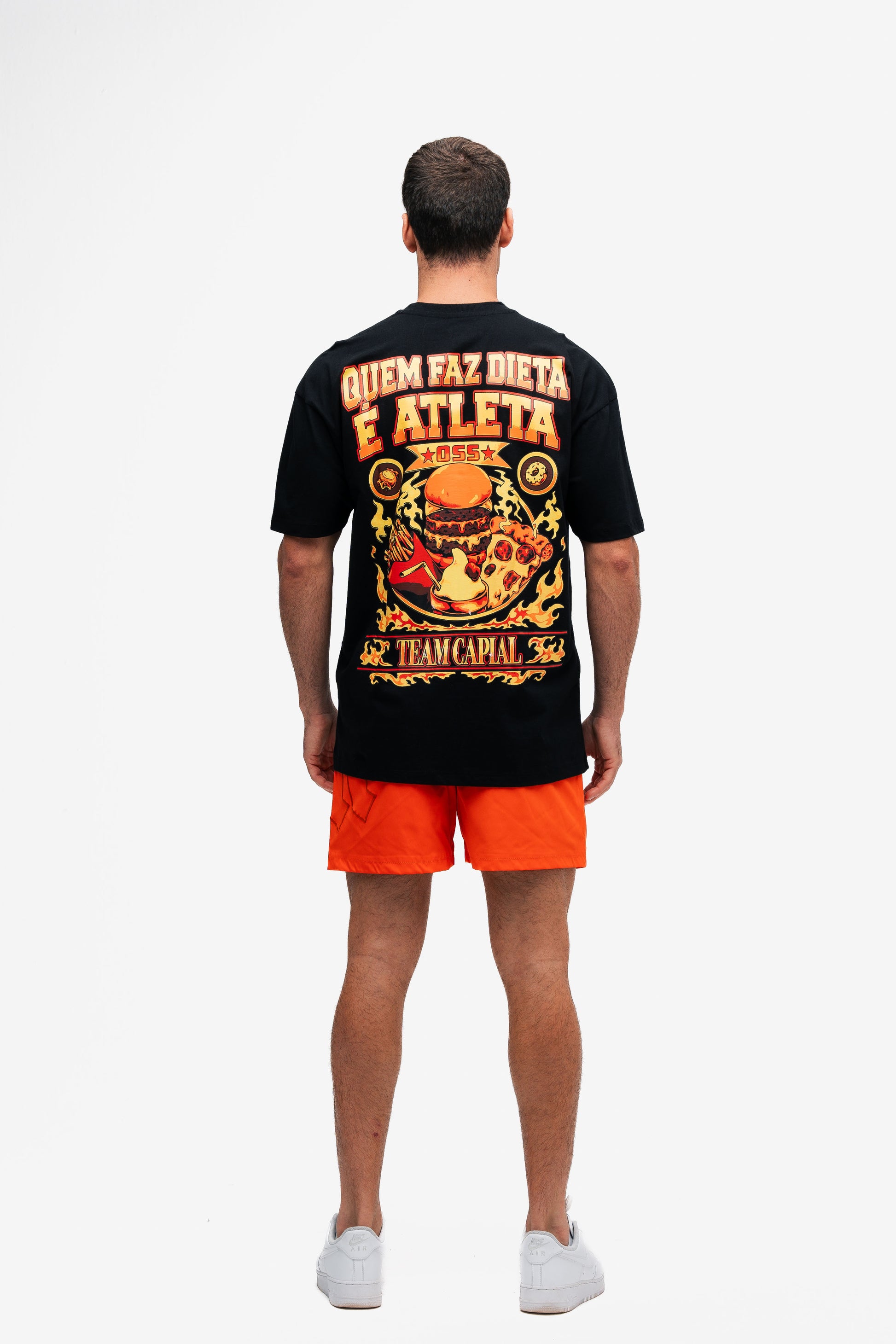 Camiseta Oversized Comam Frutas Quem faz Dieta é Atleta Preto