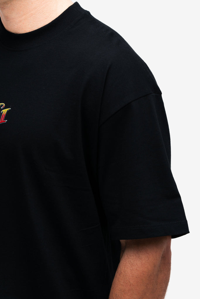 Camiseta Oversized Street Fighter Car Stage Bonus Preto