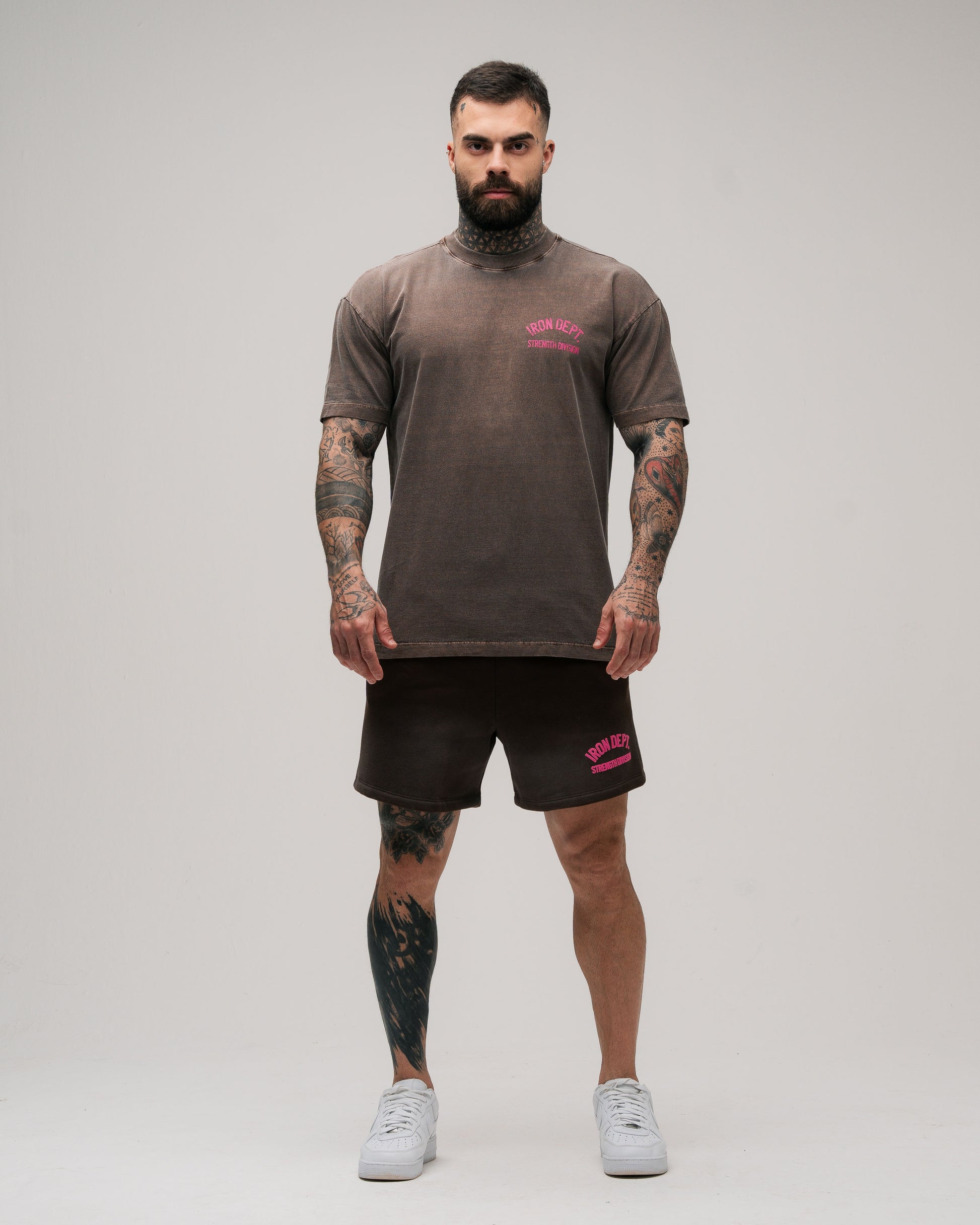 Camiseta Oversized Estonada Mith Iron Dept. Marrom