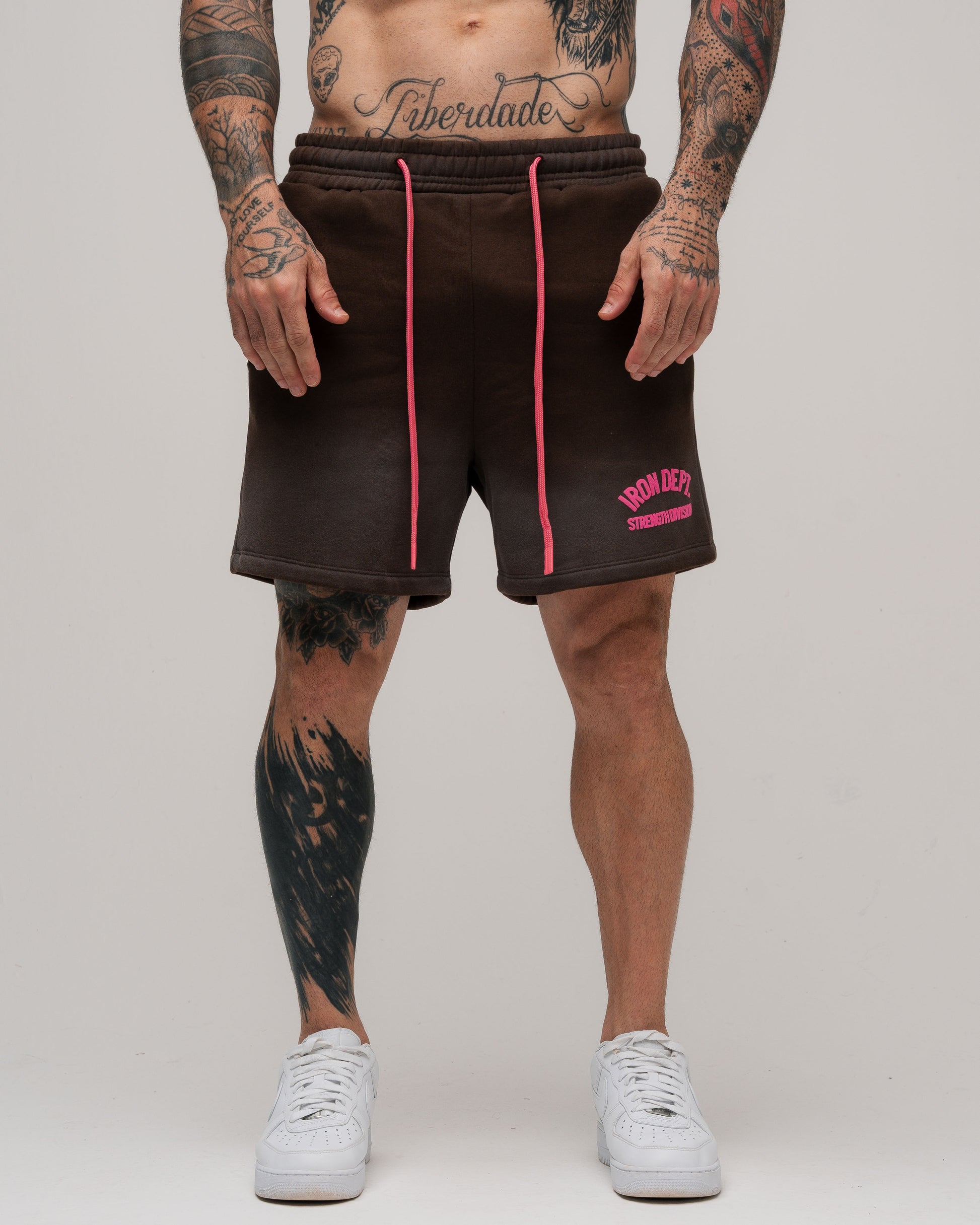 Shorts De Moletinho Estonado Iron Dept. Marrom