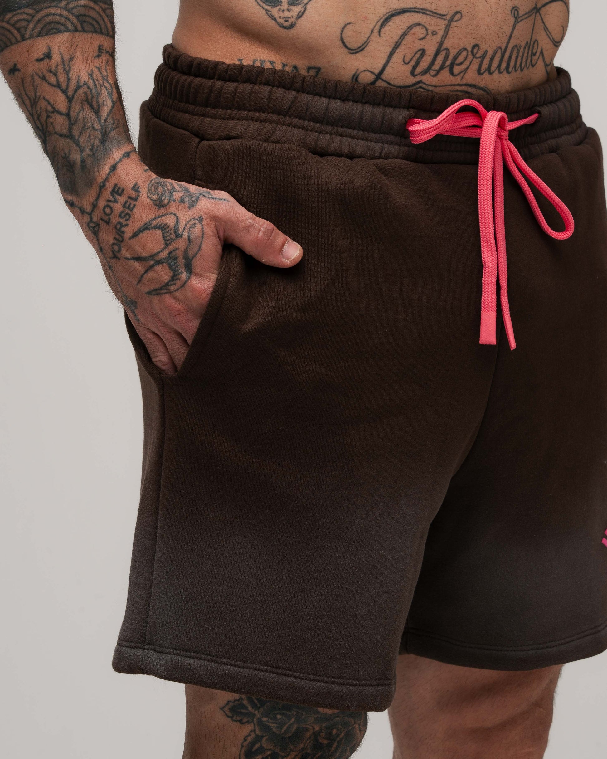 Shorts De Moletinho Estonado Iron Dept. Marrom