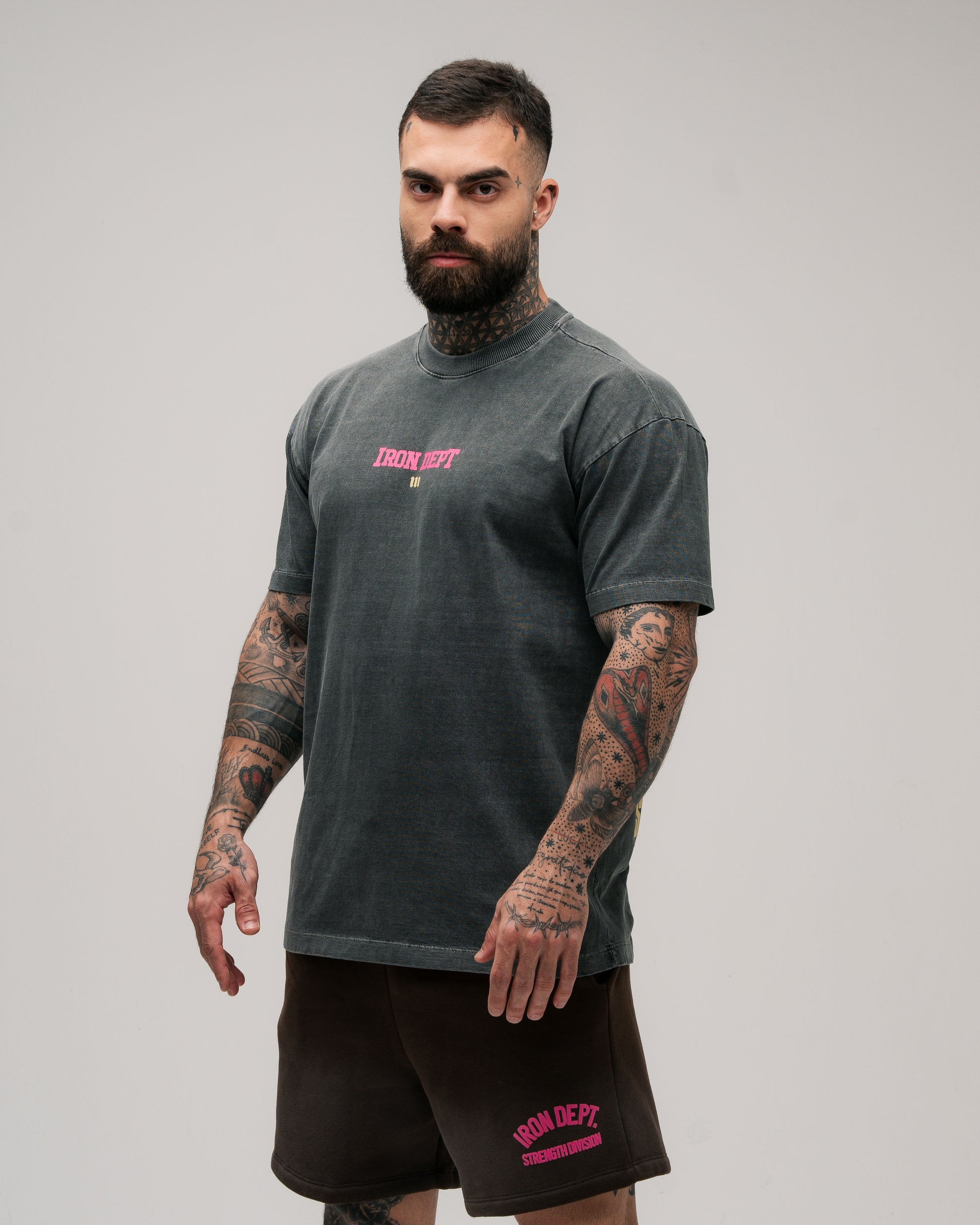 Camiseta Oversized Estonada Mith Golden Season Cinza