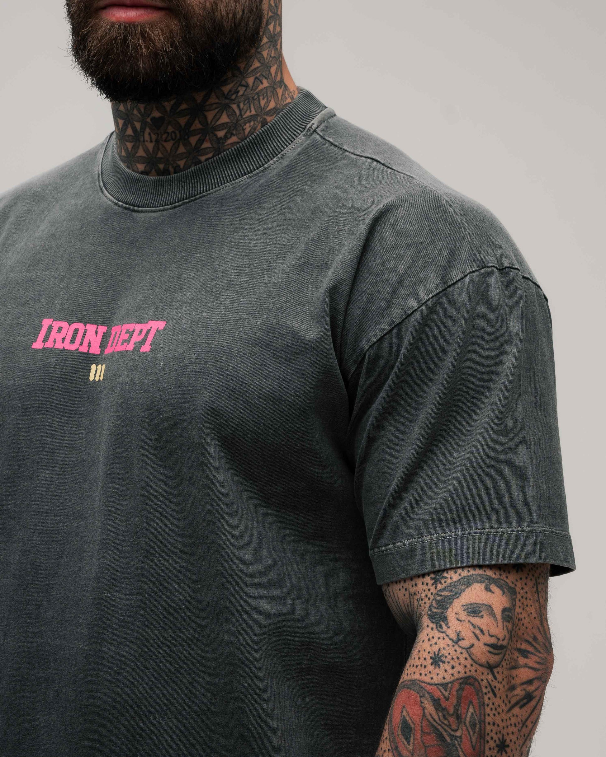Camiseta Oversized Estonada Mith Golden Season Cinza