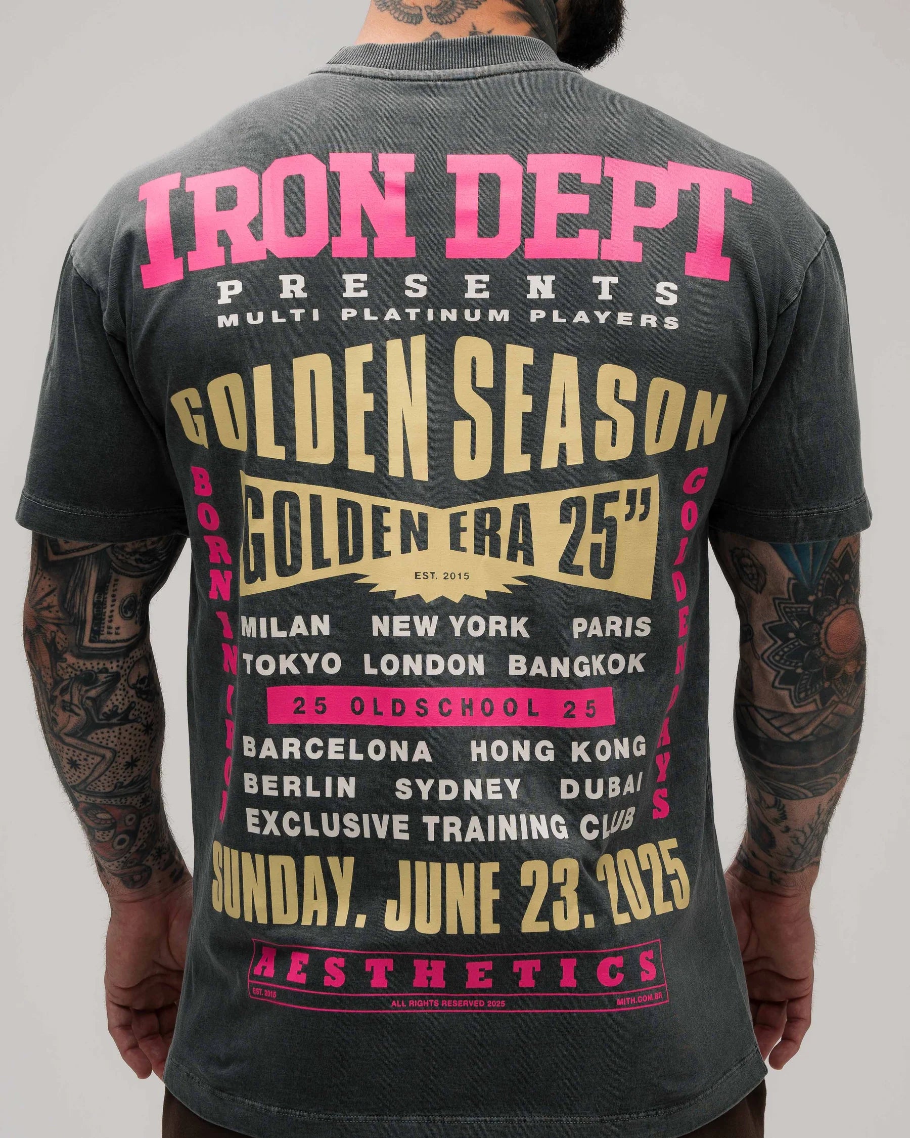Camiseta Oversized Estonada Mith Golden Season Cinza