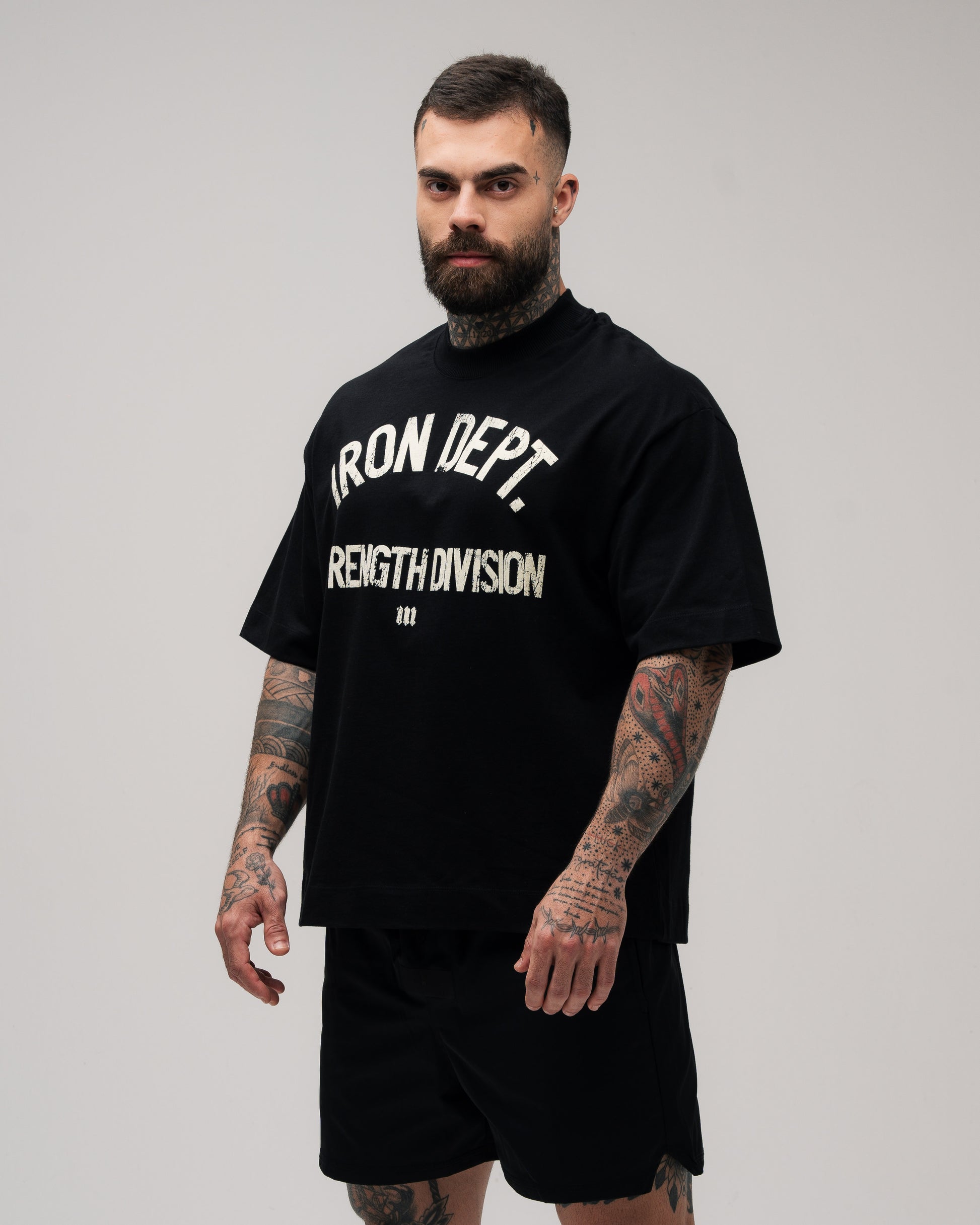 Camiseta Oversized Box Iron Dept. Preto