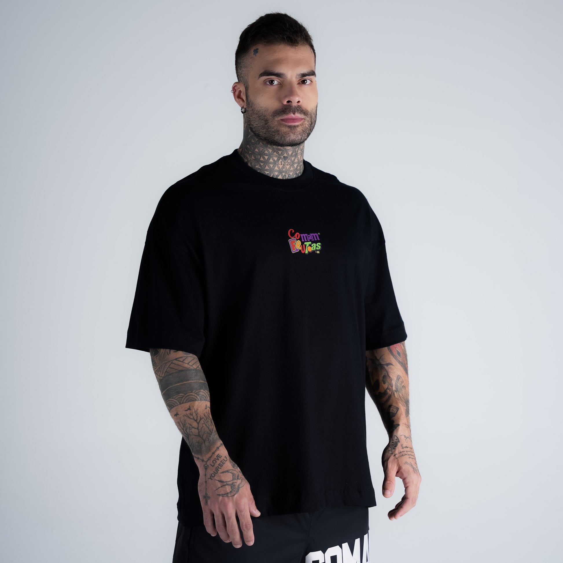 Camiseta Oversized Comam Frutas By Mith Preto