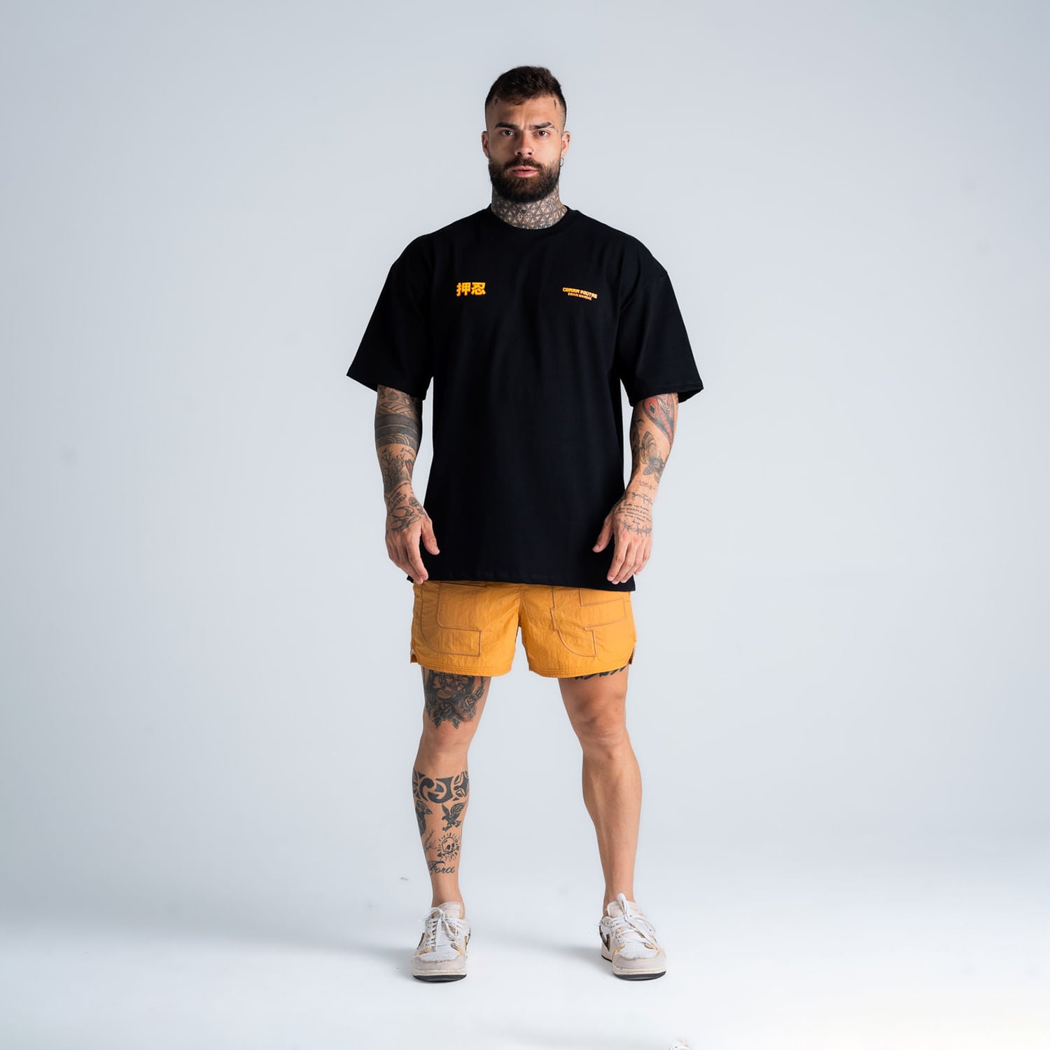 Camiseta Oversized Comam Frutas Hanya Preto