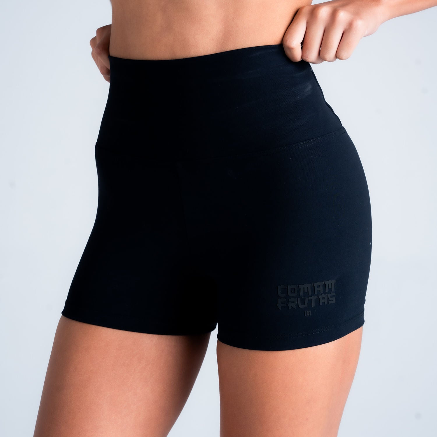 Shorts Feminino Comam Frutas Logo Preto