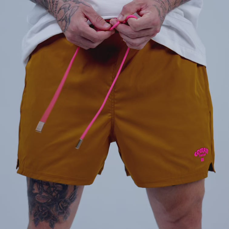 Shorts Curto Tactel Comam Frutas Marrom