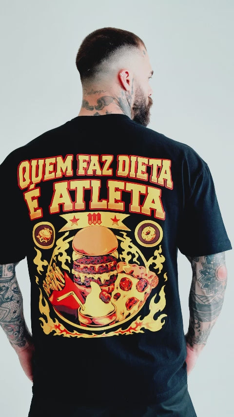 Camiseta <strong>Oversized Treino</strong> Preta Mith Quem Faz Dieta é Atleta